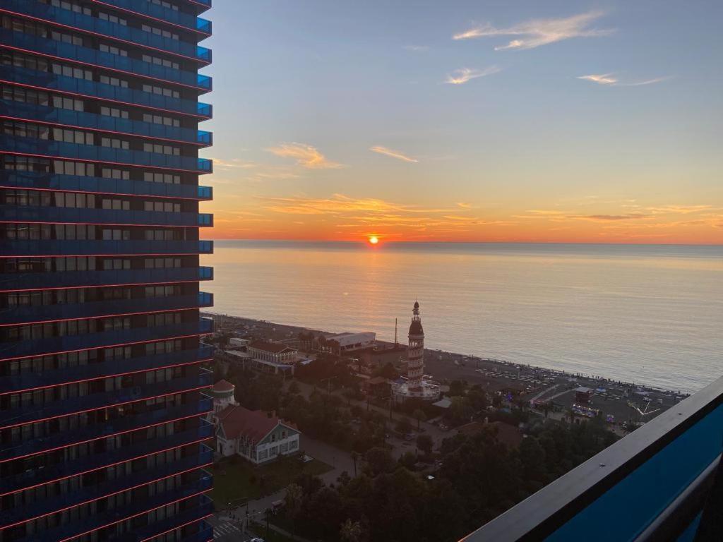 Апартаменты С Видом На Море Twin Towers Batumi, Orbi City Dış mekan fotoğraf